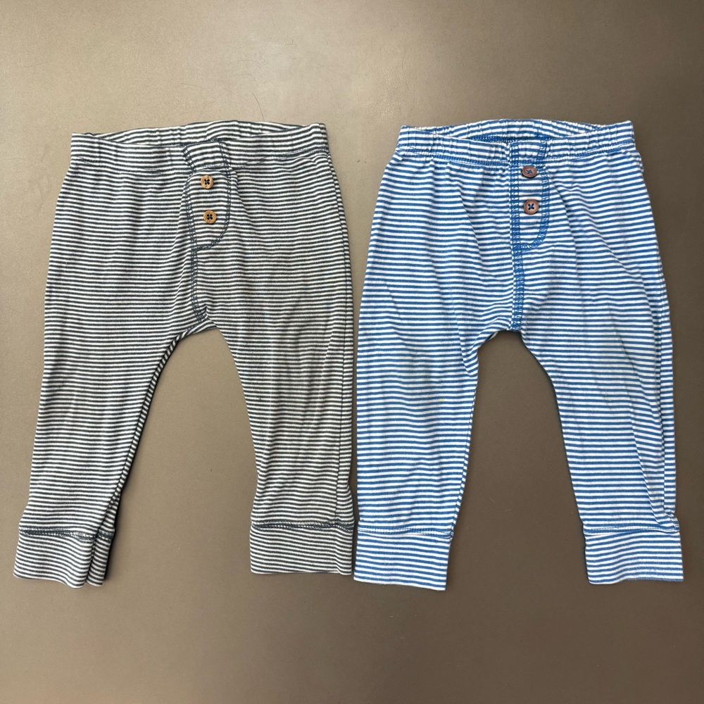 3/$10 🛒🛍️ Carter’s Set of 2 Striped Baby Pants Set - Size 12 Months